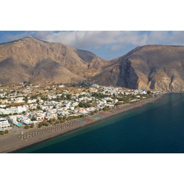 Lais Puzzle - Der berühmte Vulkanstrand und die Bucht des Dorfes Perissa, Insel Santorin, Kykladen, Griechenland - 2.000 Teile