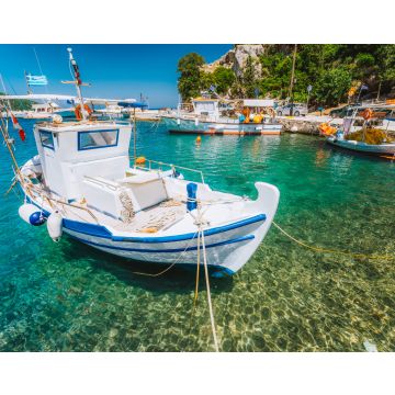 Lais Puzzle - Traditionelles Fischerboot in einer kristallklaren Bucht im Mittelmeer auf der Insel Ithaka, Griechenland - 40, 100, 200, 500, 1.000 & 2.000 Teile