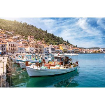 Lais Puzzle - Blick auf den Ort von Gytheio, südliches Peloponnes, Griechenland, mit traditionellen Fischerbooten, Tavernen am Meer und Sonnenschein - 2.000 Teile