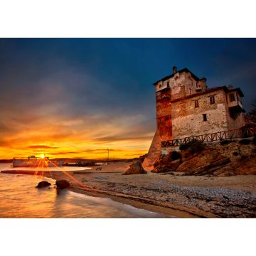 Lais Puzzle - Sonnenuntergangsfoto neben dem Turm von Ouranoupolis ("Prosphorios-Turm"), Chalkidiki, Mazedonien, Griechenland. Ouranoupolis ist das Tor zum Berg Athos, bekannt als "Agion Oros". - 1.000 Teile