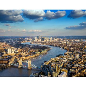 Lais Puzzle - London, England - Skyline der berühmten Tower Bridge mit rotem Doppeldeckerbus und Canary Wharf-Wolkenkratzern im Hintergrund - 40, 100, 200, 500, 1.000 & 2.000 Teile