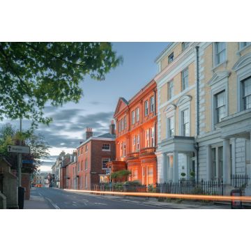Lais Puzzle - Southgate Street im Zentrum von Winchester an einem warmen Sommerabend - 2.000 Teile