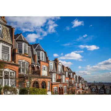 Lais Puzzle - London, England - Traditionelle Backsteinhäuser und Wohnungen an einem schönen Sommermorgen mit blauem Himmel und Wolken, aufgenommen von Muswell Hill - 1.000 Teile