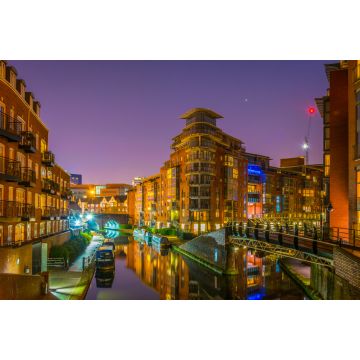 Lais Puzzle - Nachtansicht von Backsteingebäuden entlang eines Wasserkanals im Zentrum von Birmingham, England - 2.000 Teile