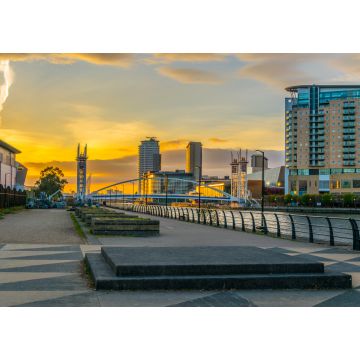 Lais Puzzle - Blick auf eine Promenade am Fluss Irwell in Salford, England - 1.000 Teile