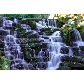 Lais Puzzle - Der ornamentale Kaskaden-Wasserfall mit violettem Wasser in Virginia Water, Surrey, UK - 2.000 Teile