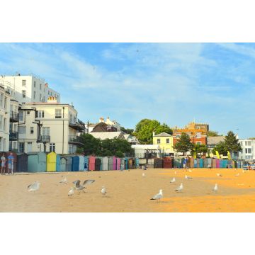 Lais Puzzle - Bunte Strandhütten am Strand, Viking Bay, Broadstairs, Kent, Großbritannien - 2.000 Teile