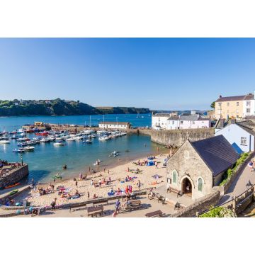 Lais Puzzle - Panorama von Tenby an einem heißen Sommertag, Wales, Vereinigtes Königreich. Ein malerisches und buntes Dorf an der Küste von Wales - 1.000 Teile