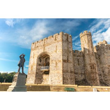 Lais Puzzle - Burg Caernarfon in Nordwales mit Bronzestatue von David Lloyd George, Premierminister des Vereinigten Königreichs, 1916-22 - 2.000 Teile