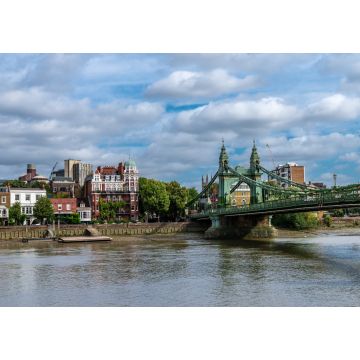 Lais Puzzle - Die Hammersmith Bridge, eine Hängebrücke, die die Themse im Westen Londons überquert. Hammersmith ist im Hintergrund, aufgenommen von Barnes aus - 1.000 Teile