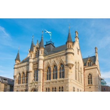Lais Puzzle - Rathaus (Town House) Inverness (Inbhir Nis) am Loch Ness Hochland Schottland - 2.000 Teile