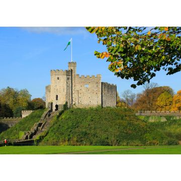 Lais Puzzle - Cardiff Castle von außen im Zentrum von Cardiff in der Herbstsonne - 1.000 Teile