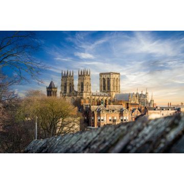 Lais Puzzle - York Minster Cathedral mit blauem Himmel und Burgmauern - 2.000 Teile