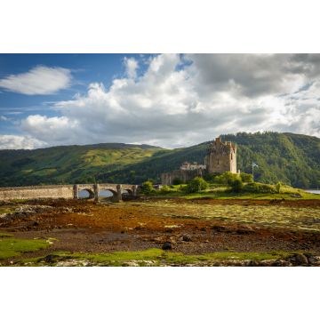Lais Puzzle - Eilean Donan Castle aus dem 13. Jahrhundert in der Mitte von drei Seen - Alsh, Duich, Long, in Dornie, Kyle of Lochalsh, Schottland, UK - 2.000 Teile