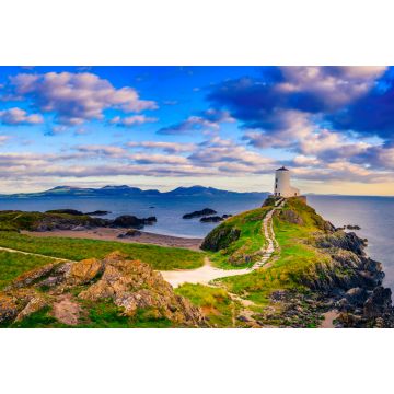 Lais Puzzle - Blick auf den Leuchtturm auf der Insel Llanddwyn an der Küste von Anglesey in Nordwales bei Sonnenuntergang - 2.000 Teile