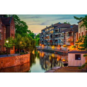 Lais Puzzle - Wasserkanal der Stadt Cambridge in der Abenddämmerung. England - 2.000 Teile