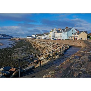 Lais Puzzle - Häuser in einer Reihe mit Seeverteidigungsanlagen in der Kleinstadt Instow in North Devon - 1.000 Teile