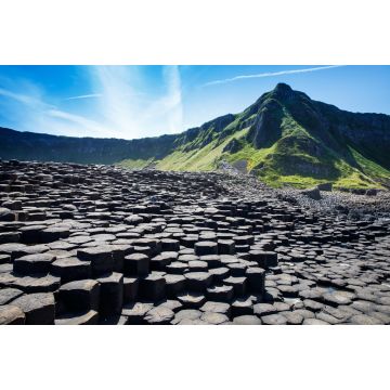 Lais Puzzle - Landschaft des Giant's Causeway Trail mit blauem Himmel im Sommer in Nordirland, County Antrim. UNESCO-Kulturerbe - 2.000 Teile