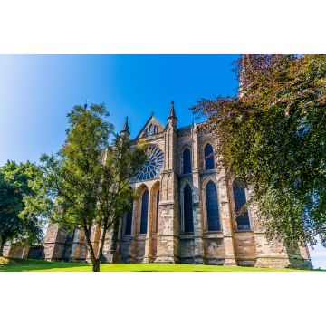 Lais Puzzle - Ein Blick durch die Bäume auf die Kathedrale in Durham, UK im Sommer - 2.000 Teile