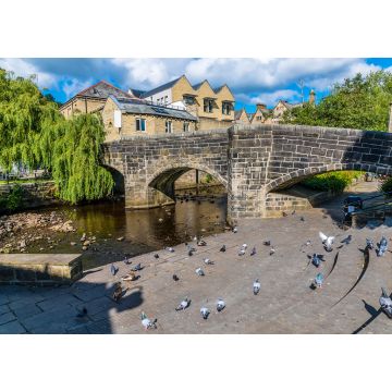Lais Puzzle - Ein Blick auf die ursprüngliche Brücke in Hebden Bridge, Yorkshire, Vereinigtes Königreich, zur Sommerzeit - 1.000 Teile