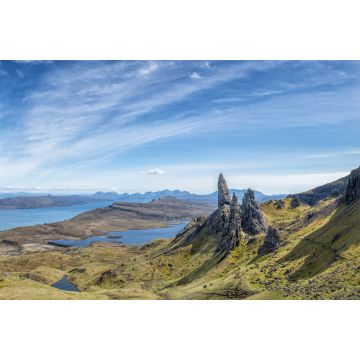 Lais Puzzle - Dramatische schottische Highlands, blauer Himmel am Old Man of Storr, Touristenattraktion auf der Isle of Skye. Hebriden im Vereinigten Königreich - 2.000 Teile