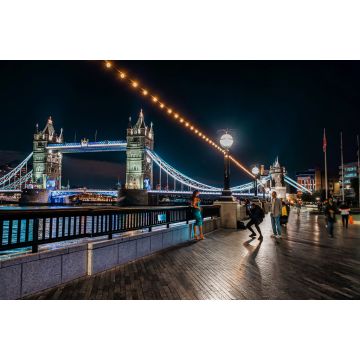 Lais Puzzle - London Tower Bridge bei Nacht im Vereinigten Königreich. Eine der berühmtesten Brücken Londons und eines der wichtigsten Wahrzeichen Englands - 2.000 Teile