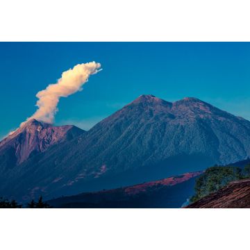 Lais Puzzle - Vulkanfeuer, Antigua Guatemala - 2.000 Teile