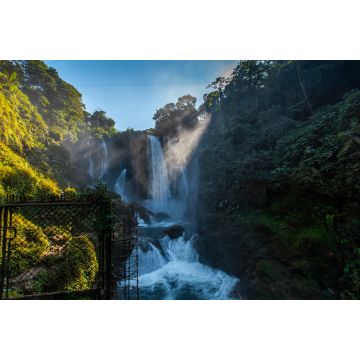 Lais Puzzle - Im Inneren des Pulhapanzak-Wasserfalls am Yojoa-See. Honduras - 2.000 Teile