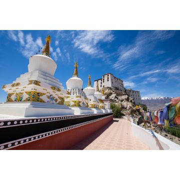 Lais Puzzle - Weiße buddhistische Stupa im Thiksey-Kloster in Leh, Ladakh, Indien - 2.000 Teile