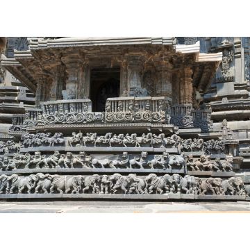 Lais Puzzle - Fassade und dekorative Friese mit Tierfiguren, Chennakeshava-Tempel. Belur, Karnataka. Ansicht von Südosten - 1.000 Teile