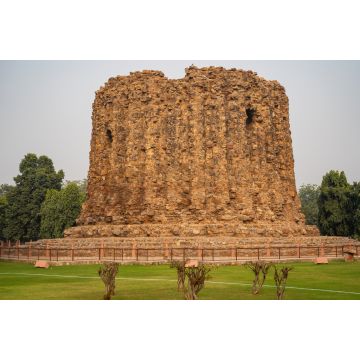 Lais Puzzle - Alai Minar ist ein unvollendetes Monument innerhalb des Qutb Minar-Komplexes in Neu-Delhi - 2.000 Teile