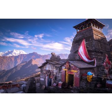 Lais Puzzle - Wunderschöner Panoramablick auf den Lord Shiva-Tempel in der höchsten Höhe des Himalaya. Schneebedeckte Berge vom Chandrashila-Gipfel in Chopta, Uttarakhand, Indien - 2.000 Teile