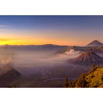 Lais Puzzle - Panoramablick auf den aktiven Vulkan Bromo bei schönem Sonnenaufgang, Insel Ost-Java in Indonesien - 1.000 Teile