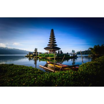 Lais Puzzle - Pura Ulun Danu Bratan, Hindu-Tempel mit Boot auf dem Bratan-See bei Sonnenaufgang in Bali, Indonesien - 2.000 Teile