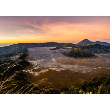Lais Puzzle - Sonnenaufgang auf dem Vulkan Bromo, Batok, Semeru. Bromo ist ein aktiver Vulkan und Teil des Tengger-Massivs in der Tengger-Caldera in Ost-Java, Indonesien. Bromo-Tengger-Semeru-Nationalpark. Aussichtspunkt Penanjakan - 1.000 Teile
