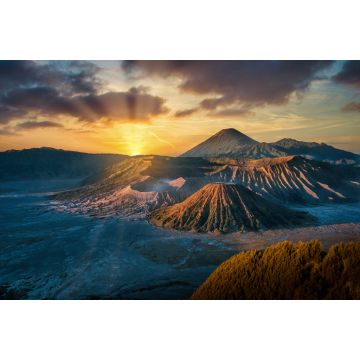 Lais Puzzle - Mount Bromo Vulkan (Gunung Bromo) bei Sonnenaufgang mit bunten Himmel Hintergrund in Bromo Tengger Semeru National Park, Ost-Java, Indonesien - 2.000 Teile
