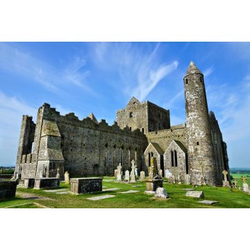 Lais Puzzle - Berühmte alte Ruinen des Rock of Cashel. Nahaufnahme mit Turm von der alten Begräbnisstätte - 2.000 Teile
