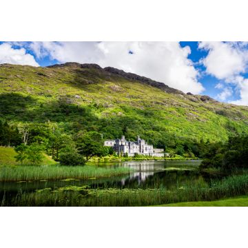 Lais Puzzle - Kylemore Abbey mit Spiegelung im See am Fuße eines Berges. Connemara, Irland - 2.000 Teile