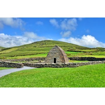 Lais Puzzle - Das Gallarus Oratorium im Sonnenschein - eine Kapelle auf der Dingle-Halbinsel, County Kerry, Irland - 2.000 Teile