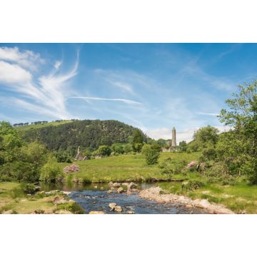 Lais Puzzle - Saint Kevin's Church und der Rundturm, eingebettet in die schönen Wälder von Glendalough, Co. Wicklow, Irland - 2.000 Teile