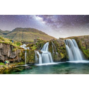 Lais Puzzle - Berühmtes Reiseziel in Island. Kirkjufell Wasserfälle bei Nacht - 2.000 Teile