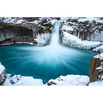 Lais Puzzle - Weiche, langsame Verschlusszeit sorgt für verschwommenes Wasser am Aldeyjarfoss-Wasserfall - 2.000 Teile