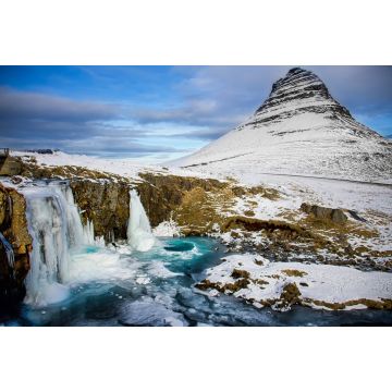 Lais Puzzle - Gefrorener Wasserfall mit dem Berg Kirkjufell auf der Halbinsel Snæfellsnes in Island - 2.000 Teile