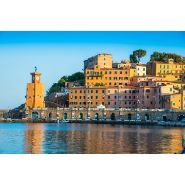 Lais Puzzle - Sonnenuntergangslicht, das die Leuchtturmarchitektur der Stadt Rio Marina beleuchtet - Insel Elba in Italien - 2.000 Teile