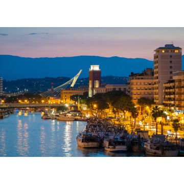 Lais Puzzle - Pescara (Italien) - Blick in der Abenddämmerung von der monumentalen Brücke Ponte del Mare auf den Kanal und den Hafen der Stadt Pescara, Region Abruzzen - 1.000 Teile