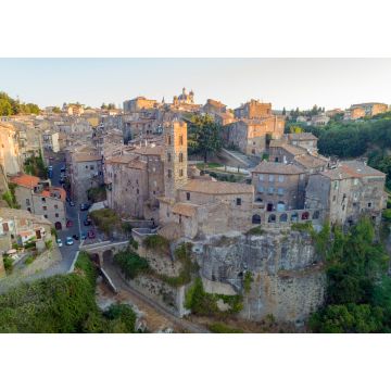 Lais Puzzle - Ronciglione ein Dorf in Viterbo. Straßenhäuser und eine schöne Landschaft - 1.000 Teile