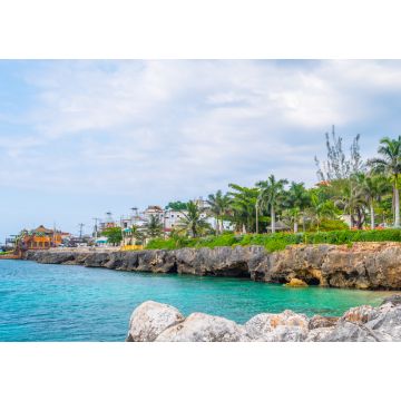 Lais Puzzle - Wunderschöne Klippenküste mit türkisfarbenem Meer auf einer Karibikinsel. Sonniger Sommerurlaubstag an der Küste von Montego Bay, Jamaika. Ein ideales tropisches Reiseziel. Margaritaville im Hintergrund - 1.000 Teile