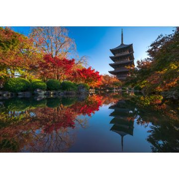Lais Puzzle - Die Holzpagode des Toji-Tempels mit schönen Ahornblättern, Kyoto, Japan - 1.000 Teile