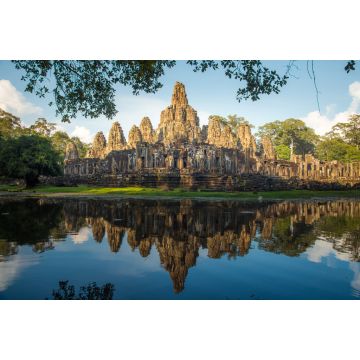 Lais Puzzle - Die spektakuläre Spiegelung des Bayon, eines Bergtempels, der den Berg Meru, das Zentrum des Universums in der hinduistischen und buddhistischen Kosmologie, darstellen soll, Siem Reap in Kambodscha - 2.000 Teile