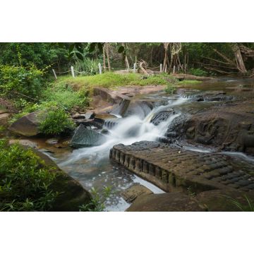 Lais Puzzle - Die Kulisse des Kbal Spean, des geheimnisvollen Wasserfalls im Kulen-Gebirge des alten Khmer-Reiches in der Provinz Siem Reap in Kambodscha - 2.000 Teile